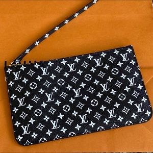 🔥SOLD!🔥 Louis Vuitton Jungle Pouch/Wristlet!